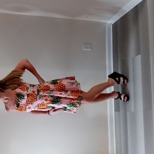 NWOT,SEXY,Halter Style,Backless,Tropical Pineapple,🍍Sun Dress with Built In Bra